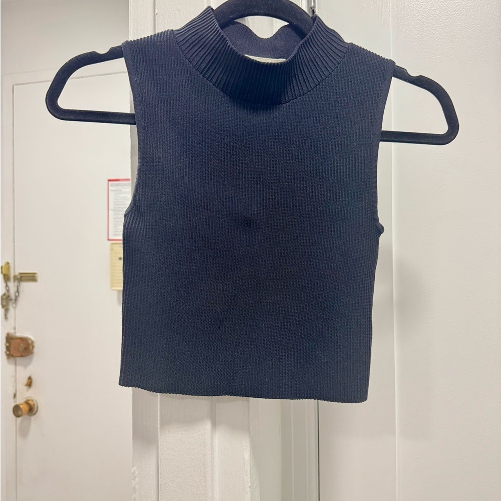 Babaton Black Ribbed Crop Top